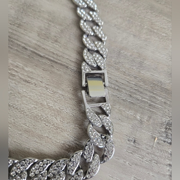 Hip Hop Iced Out Fully Rhinestone Silver Card Pendant & Cuban Chain Necklace 20" - Picture 7 of 13